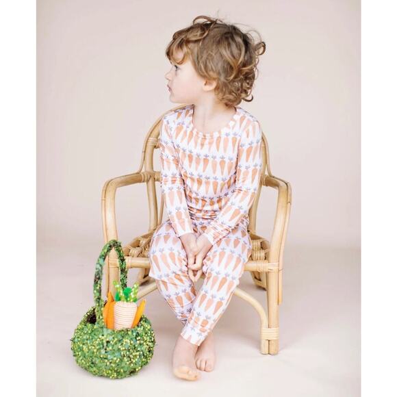 Little Pajama Co. Kid's Neutral Carrot Two-Piece Long Set Size 9-12M - Picture 2 of 6